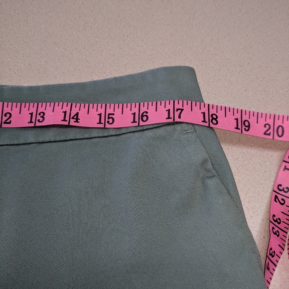 Loft Shorts. Green. Size 10 - Picture 5 of 6